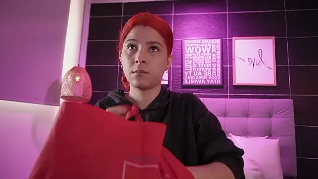 Thalia Karlson online show from 5, 2, 2026