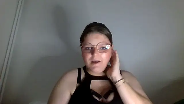 Snapshot of nymphomane2006 chatting on 15, 10, 2025 nymphomane2006 online show from 15, 10, 2025