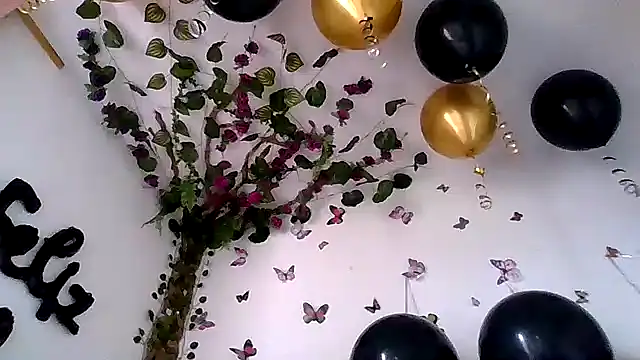Snapshot of abby_moss_2 chatting on 19, 7, 2026 abby moss 2 online show from 19, 7, 2026