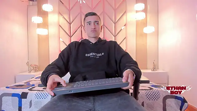 Ethan Boy  online show from 19, 2, 2026