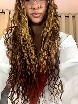 Snapshot of Luna_Vex chatting on 14, 10, 2025 Luna Vex online show from 14, 10, 2025