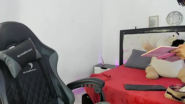 Barbieteeen online show from 6, 11, 2025