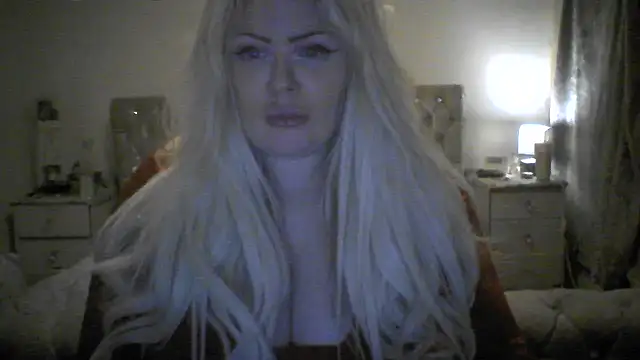 Sultress6969 online show from 14, 10, 2025