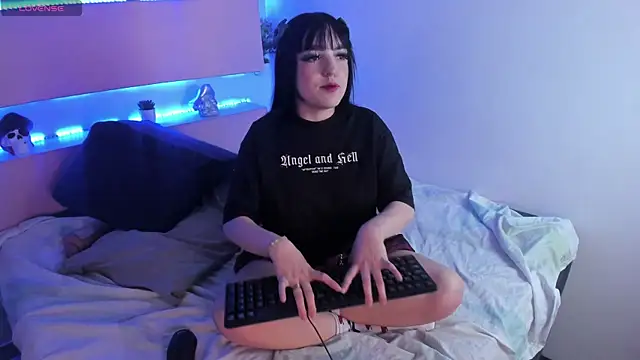 bubble  angel   online show from 20, 11, 2025