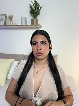 shainadavis online show from 25, 4, 2026