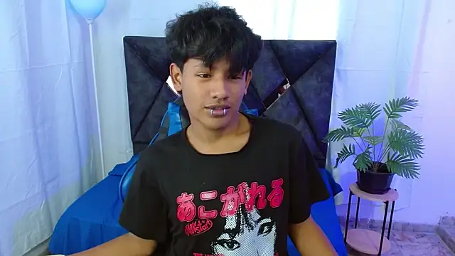 Snapshot of Felixcum18 chatting on 14, 10, 2025 Felixcum18 online show from 14, 10, 2025