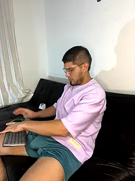 mirallesandbig online show from 4, 11, 2025