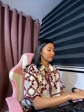 Snapshot of De_amore chatting on 21, 11, 2025 De amore online show from 21, 11, 2025