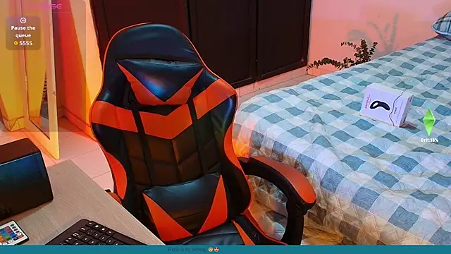 Snapshot of Josh_18cm chatting on 28, 10, 2025 Josh 18cm online show from 28, 10, 2025