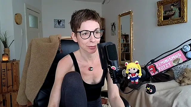 Snapshot of Antifistin chatting on 11, 5, 2026 Antifistin online show from 11, 5, 2026