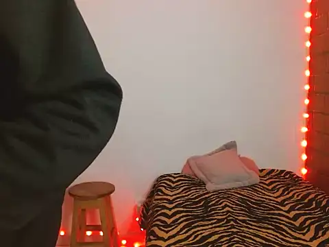 Maax3023 online show from 14, 10, 2025