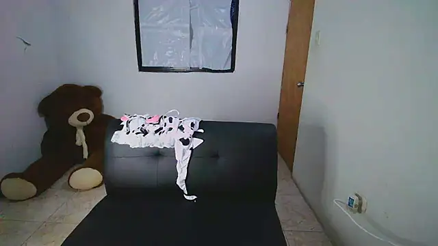 SweetRabbit29 online show from 2, 11, 2025