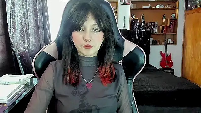 Maki Zein  online show from 17, 12, 2025