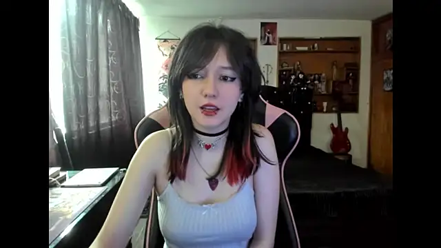 Maki Zein  online show from 4, 11, 2025