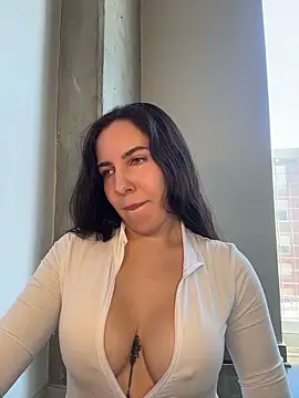 Lolathebaddie online show from 5, 4, 2026