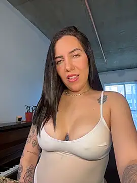 Lolathebaddie online show from 6, 3, 2026