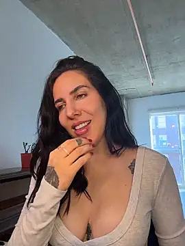 Lolathebaddie online show from 17, 3, 2026