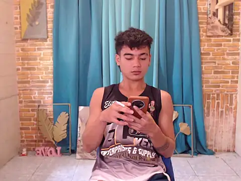 boy raphael online show from 27, 10, 2025