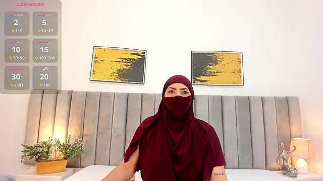  naylaa  online show from 30, 10, 2025