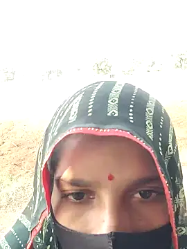 Snapshot of Pooja_suhani chatting on 15, 10, 2025 Pooja suhani online show from 15, 10, 2025