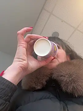 Butterfly8385 online show from 7, 2, 2026