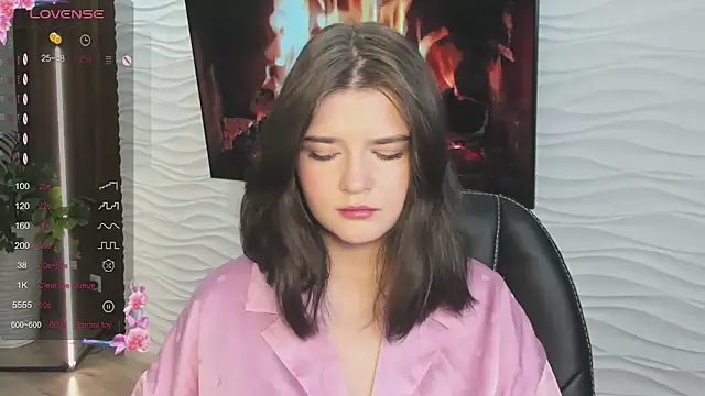 Mori Girll online show from 3, 11, 2025