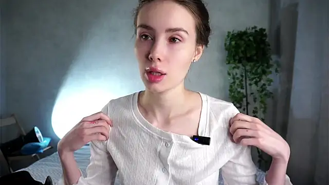 Snapshot of MonetLeitman chatting on 25, 5, 2026 MonetLeitman online show from 25, 5, 2026