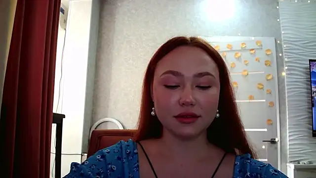 Snapshot of LolaMint_ chatting on 20, 10, 2025 LolaMint online show from 20, 10, 2025