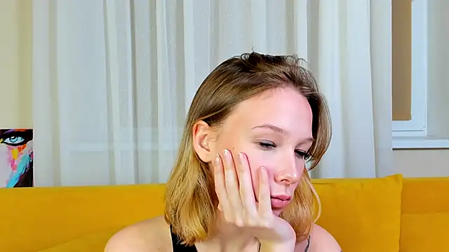 Snapshot of LilyVoise chatting on 11, 10, 2025 LilyVoise online show from 11, 10, 2025