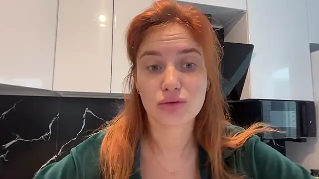 SweeetieFox online show from 13, 10, 2025