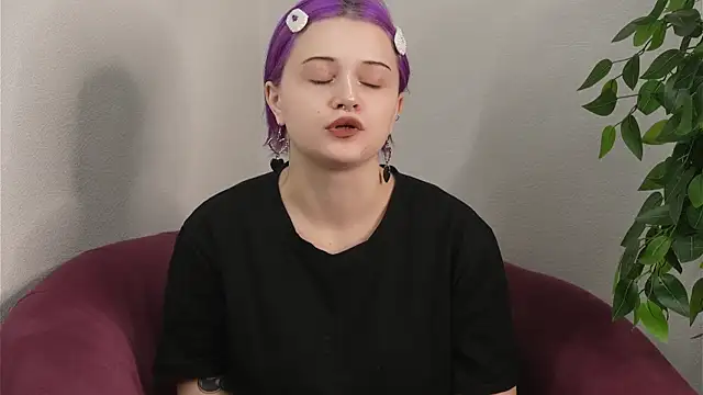 TraciBasco online show from 12, 10, 2025