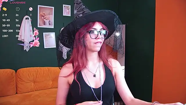 Snapshot of SabrinaCutie chatting on 14, 10, 2025 SabrinaCutie online show from 14, 10, 2025
