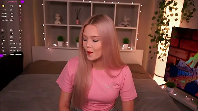 KaryTasch online show from 6, 11, 2025