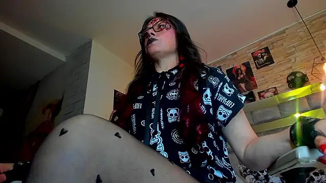 Evangelinejoness  online show from 10, 3, 2026