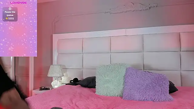 Charlie Storm  online show from 6, 3, 2026