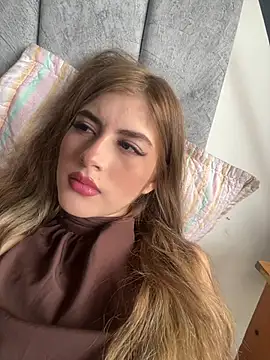 AlessiaLuxx online show from 19, 7, 2026