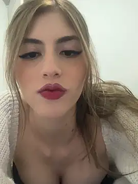 Snapshot of AlessiaLuxx chatting on 28, 5, 2026 AlessiaLuxx online show from 28, 5, 2026