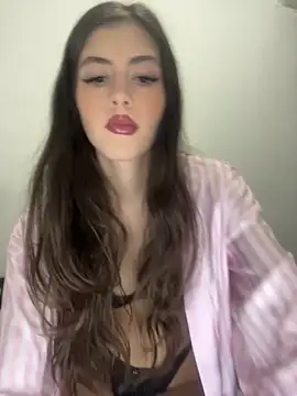 Snapshot of AlessiaLuxx chatting on 7, 5, 2026 AlessiaLuxx online show from 7, 5, 2026