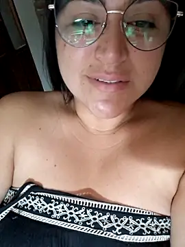 morenalatinaa online show from 2, 2, 2026