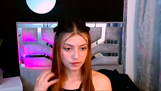 Snapshot of viky_evanss chatting on 24, 10, 2025 viky evanss online show from 24, 10, 2025