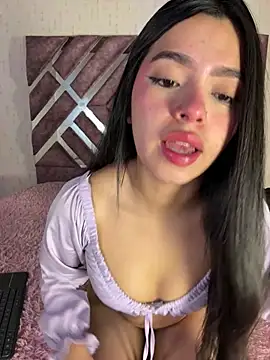 LunaMoore Pink online show from 9, 5, 2026