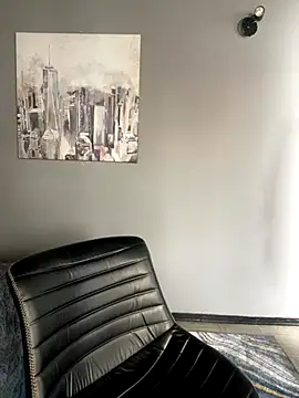 LunaMoore Pink online show from 31, 10, 2025