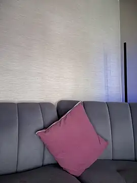 LunaMoore Pink online show from 22, 10, 2025