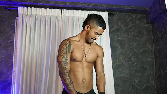 Snapshot of Reik_Vonn chatting on 26, 5, 2026 Reik Vonn online show from 26, 5, 2026