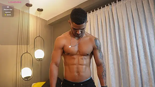Snapshot of Reik_Vonn chatting on 30, 4, 2026 Reik Vonn online show from 30, 4, 2026