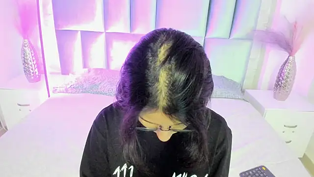 HollyPeach online show from 20, 4, 2026