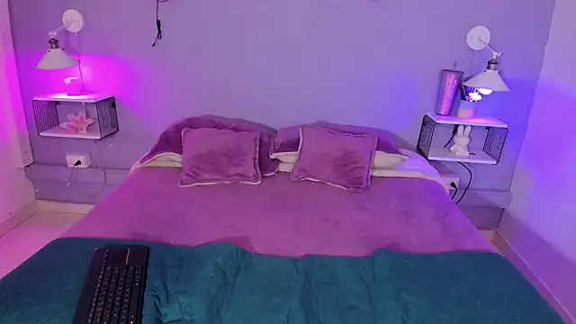 HollyPeach online show from 18, 10, 2025