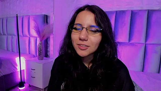 HollyPeach online show from 21, 4, 2026