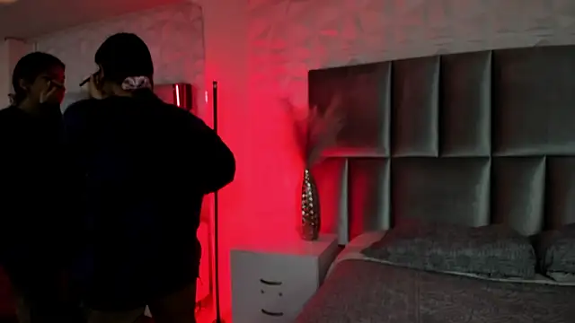 HollyPeach online show from 10, 3, 2026