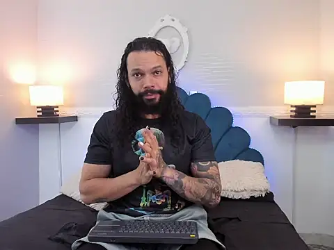 Snapshot of AlukardBig chatting on 5, 11, 2025 AlukardBig online show from 5, 11, 2025